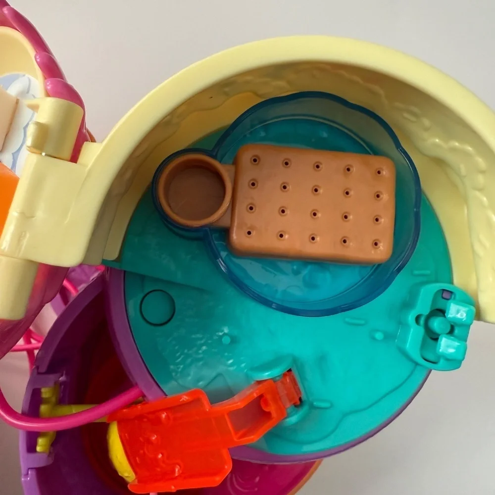 Polly Pocket Spin 'N Surprise Ice Cream Toy